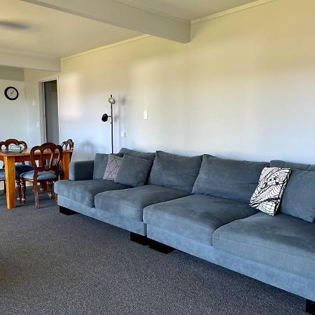 Gilmour Getaway Appartamento Raglan Esterno foto