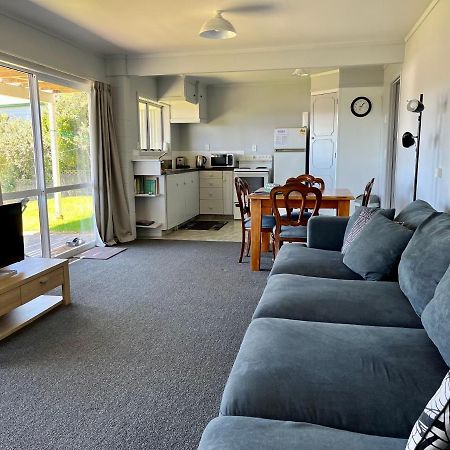 Gilmour Getaway Appartamento Raglan Esterno foto